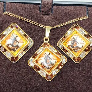 Vintage Dutch Windmill Motif Jewelry Set – Necklace &  Earrings - Gold Tone